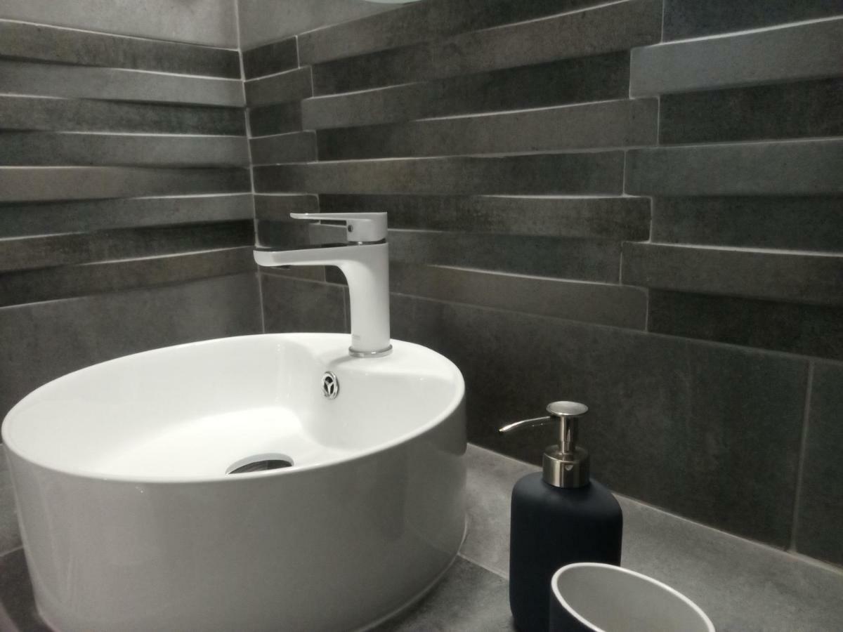New Apartment Near Metro Larissis In The Centre Of 아테네 외부 사진
